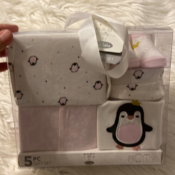 bon babe Other - 5 PC Gift Set for girl fits up to 6 months brand new in the box